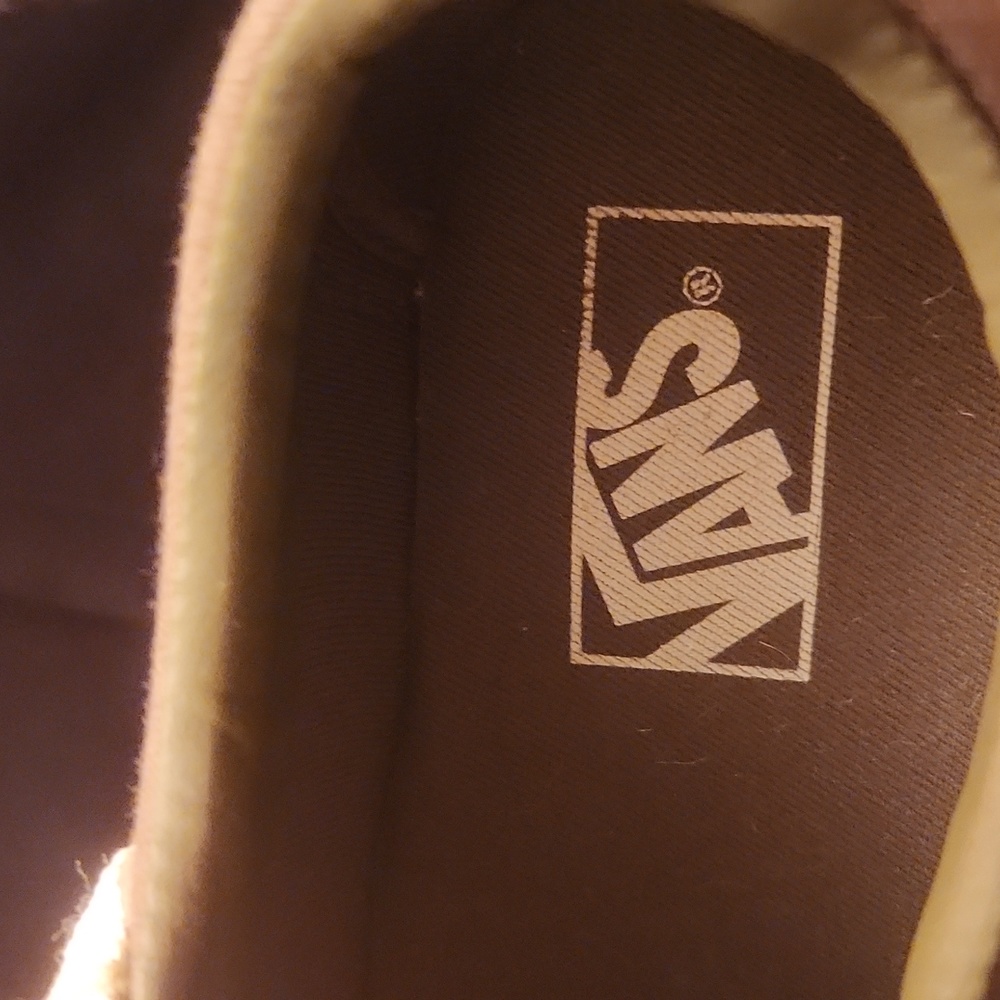 Vans - Picture 4 of 8